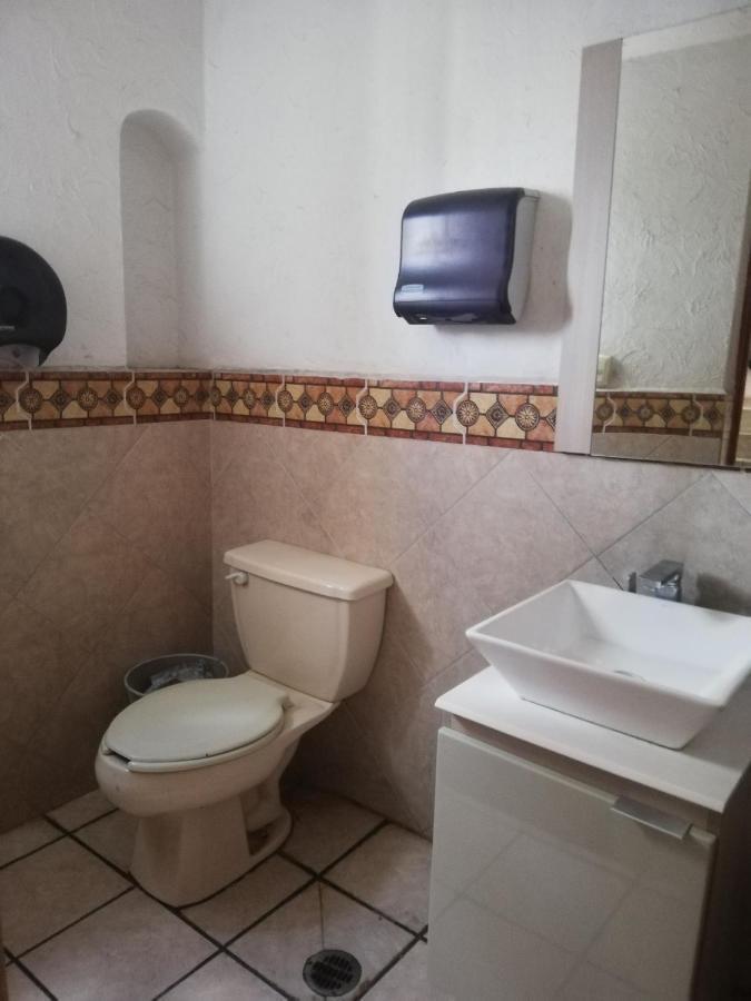 Hostal Avante Toluca Esterno foto