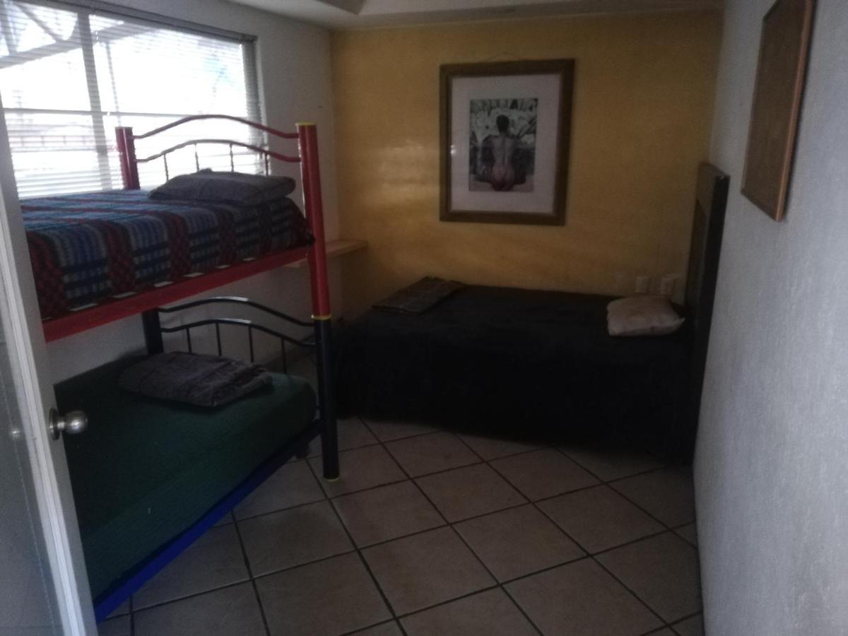 Hostal Avante Toluca Esterno foto
